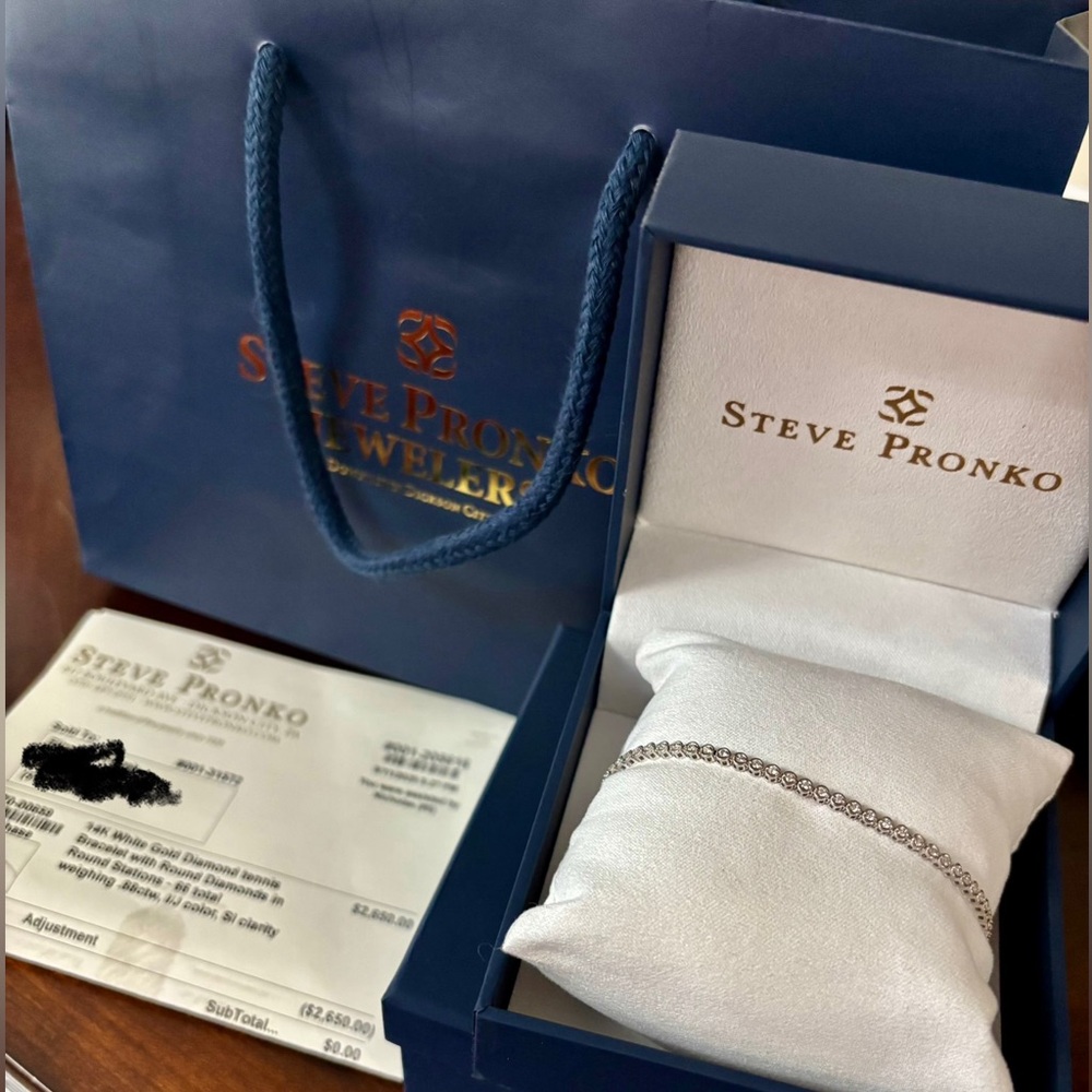 BNIB Natural diamonds white gold bracelet